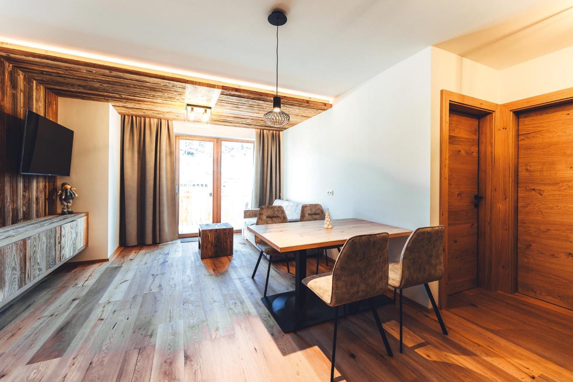 Burgstadl Aparthotel & Restaurant Ladis Εξωτερικό φωτογραφία