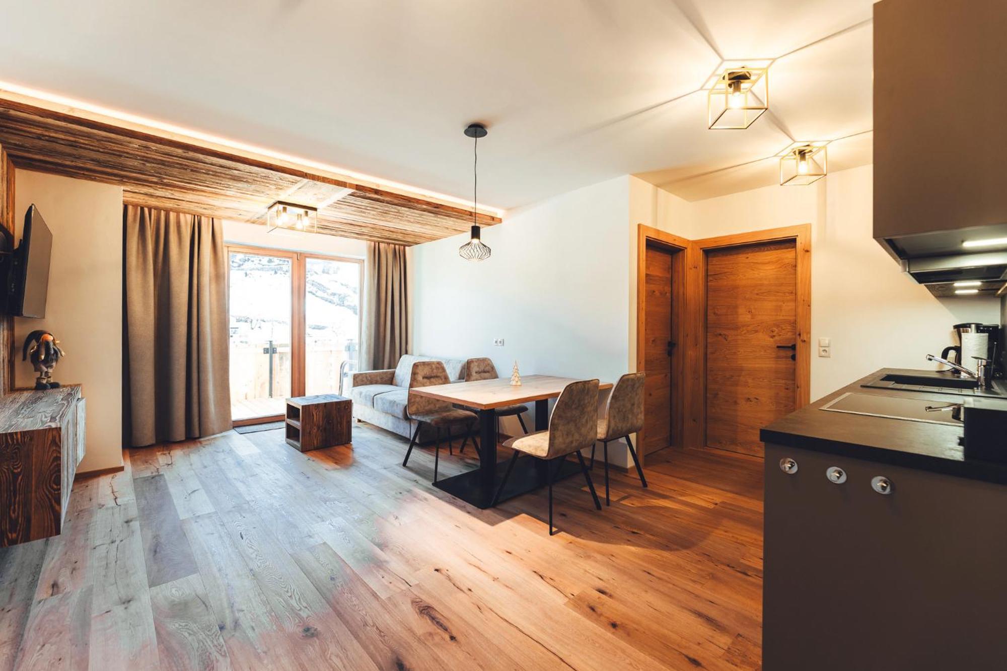 Burgstadl Aparthotel & Restaurant Ladis Εξωτερικό φωτογραφία