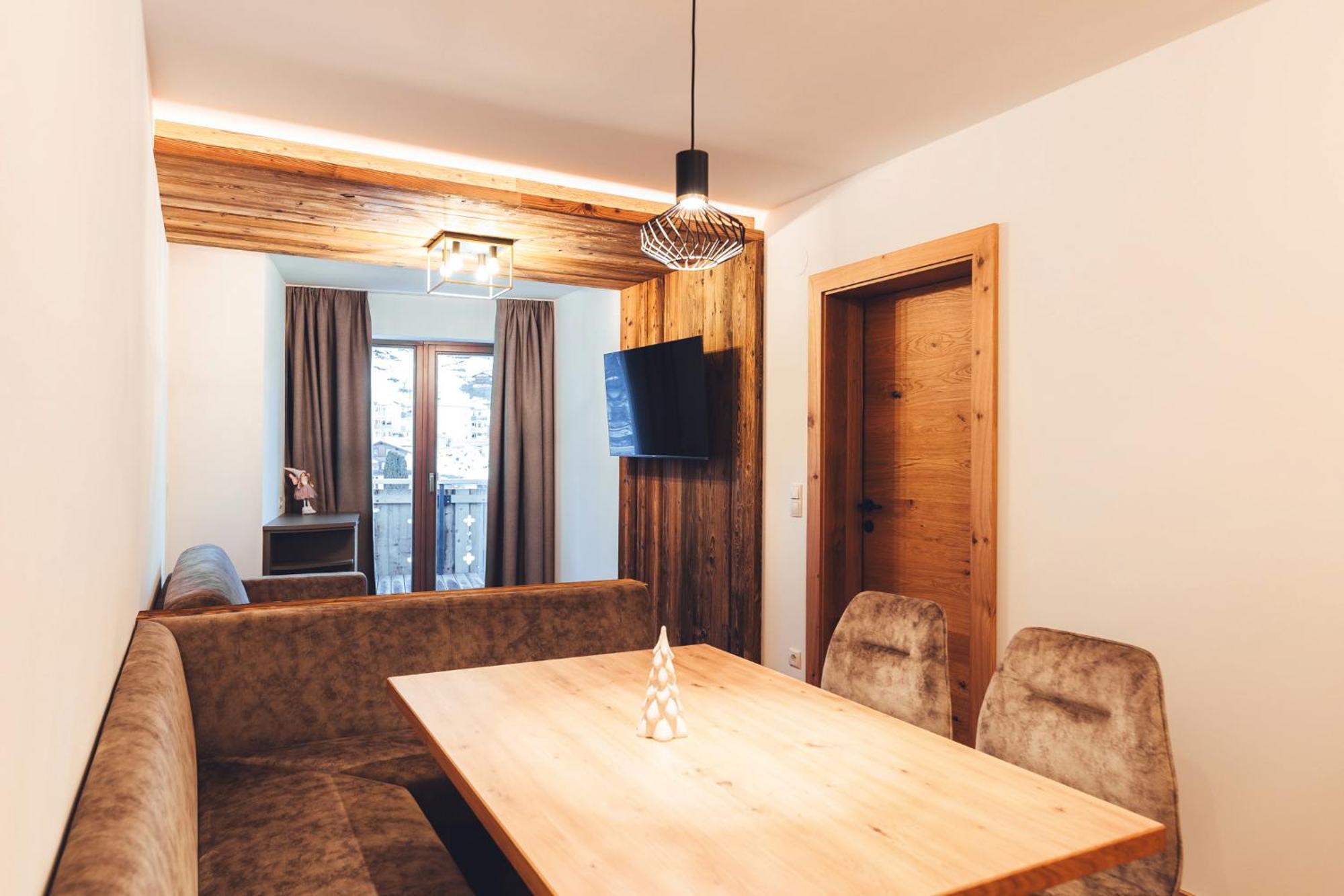 Burgstadl Aparthotel & Restaurant Ladis Εξωτερικό φωτογραφία